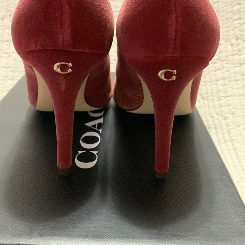 NEW COACH Skyler Vero Cupid
Velvet Cherry Pumps Size 9 Classic Formal Reception - Picture 4 of 15